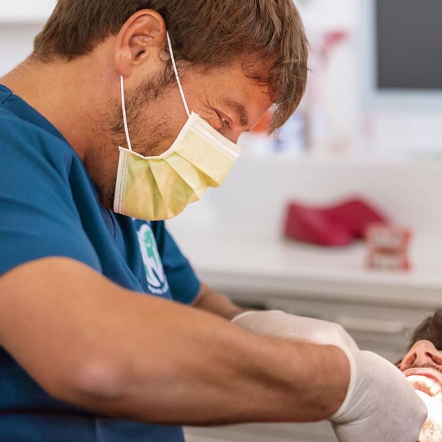About Dr. Heinz. German-speaking Orthodontist with over 20 years of experience in Portugal